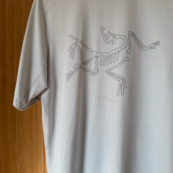 Arc'teryx Cormac Short Sleeve Logo Shirt in Atmos Heather - Picture 3 of 8